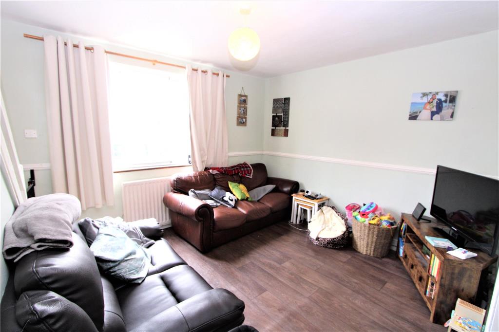 Lot: 14 - THREE-BEDROOM HOUSE -